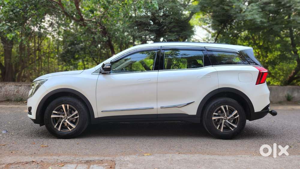 Mahindra Xuv700 2.0 Ax 5 Petrol Mt 7 Str, 2022, Petrol