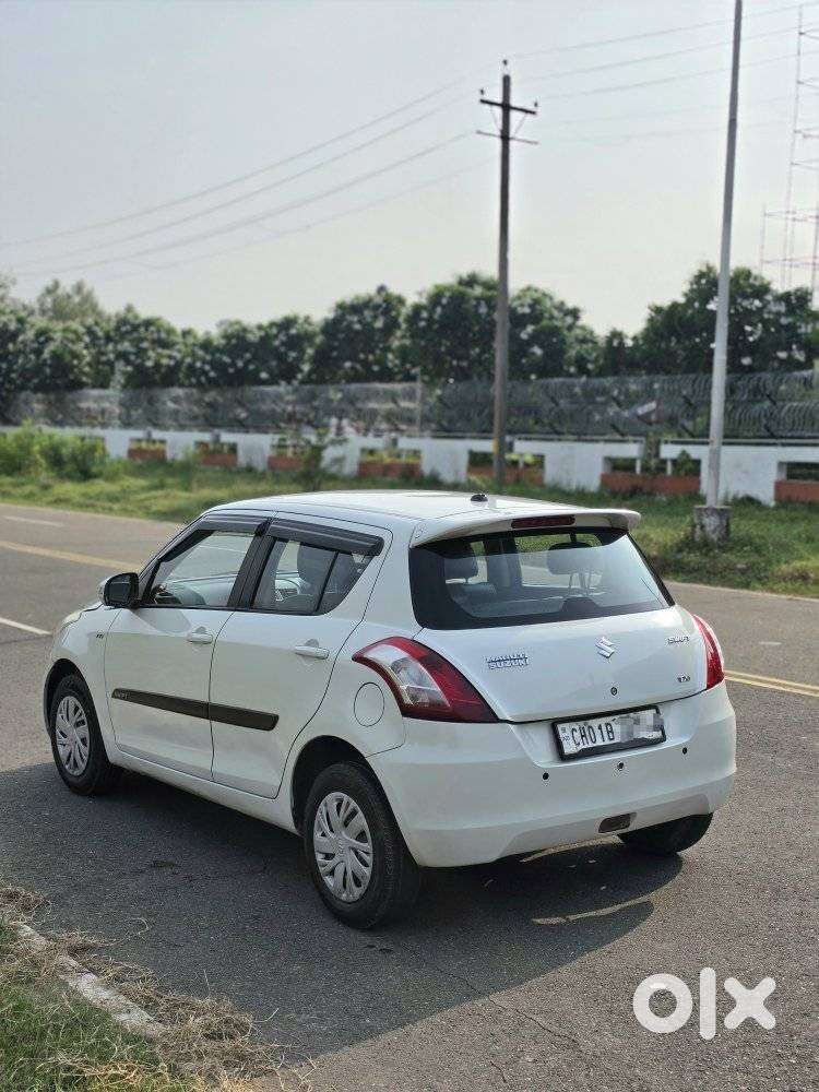 Maruti Suzuki Swift Vxi + Manual, 2016, Petrol