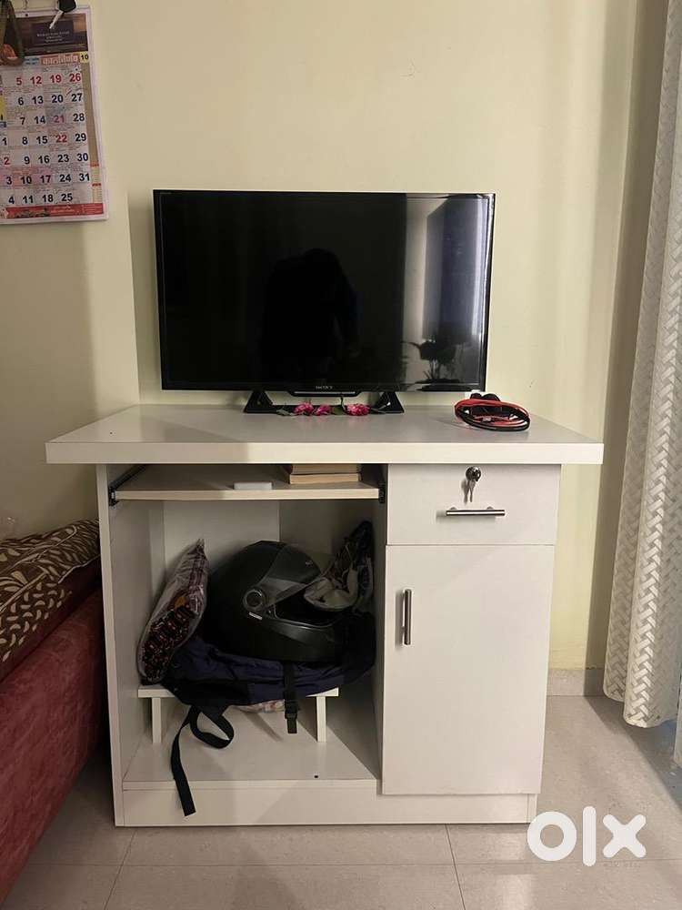 White Multipurpose Table with Storage &ndash; ₹3,000 (Negotiable) ONLY TABLE