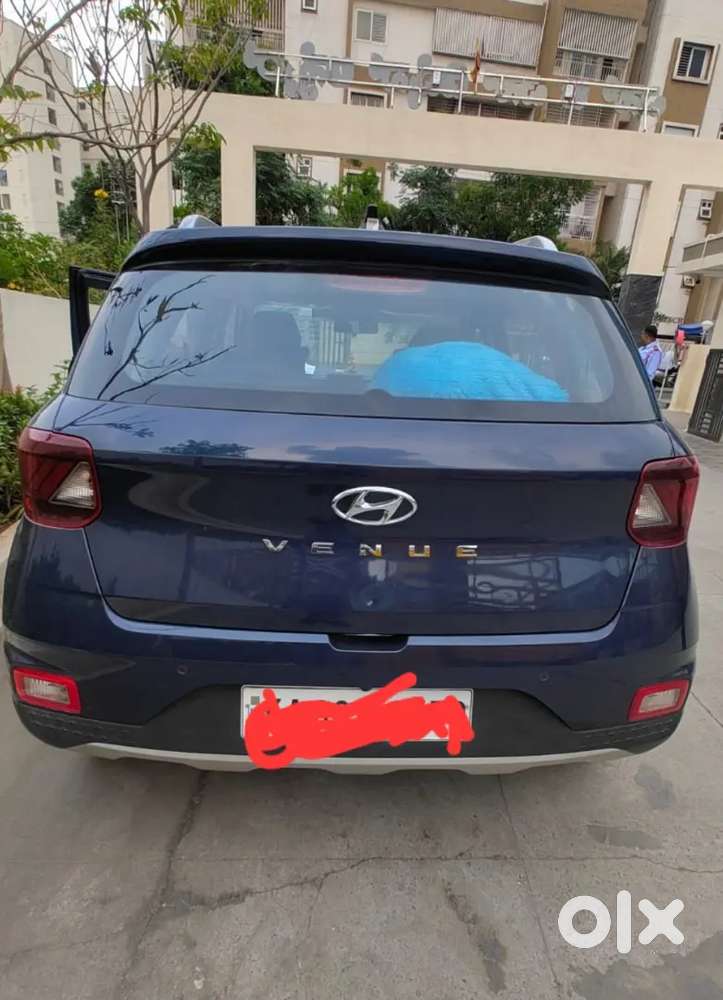 Hyundai Venue 2022 Splus Petrol 7700 Km Driven