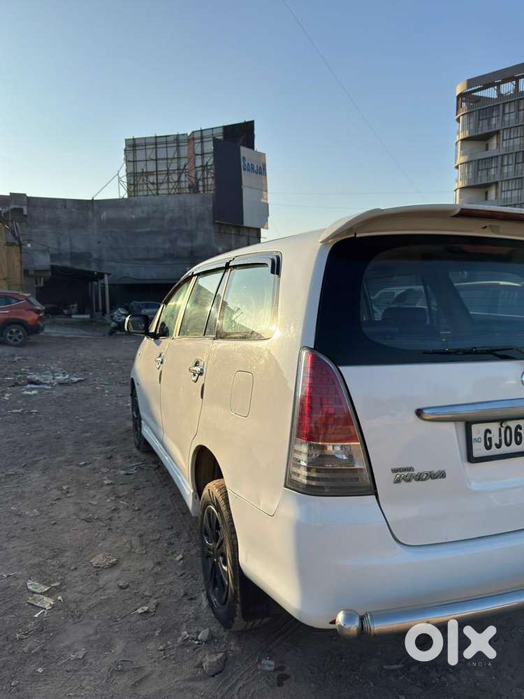 Toyota Innova 2010 Diesel 250000 Km Driven