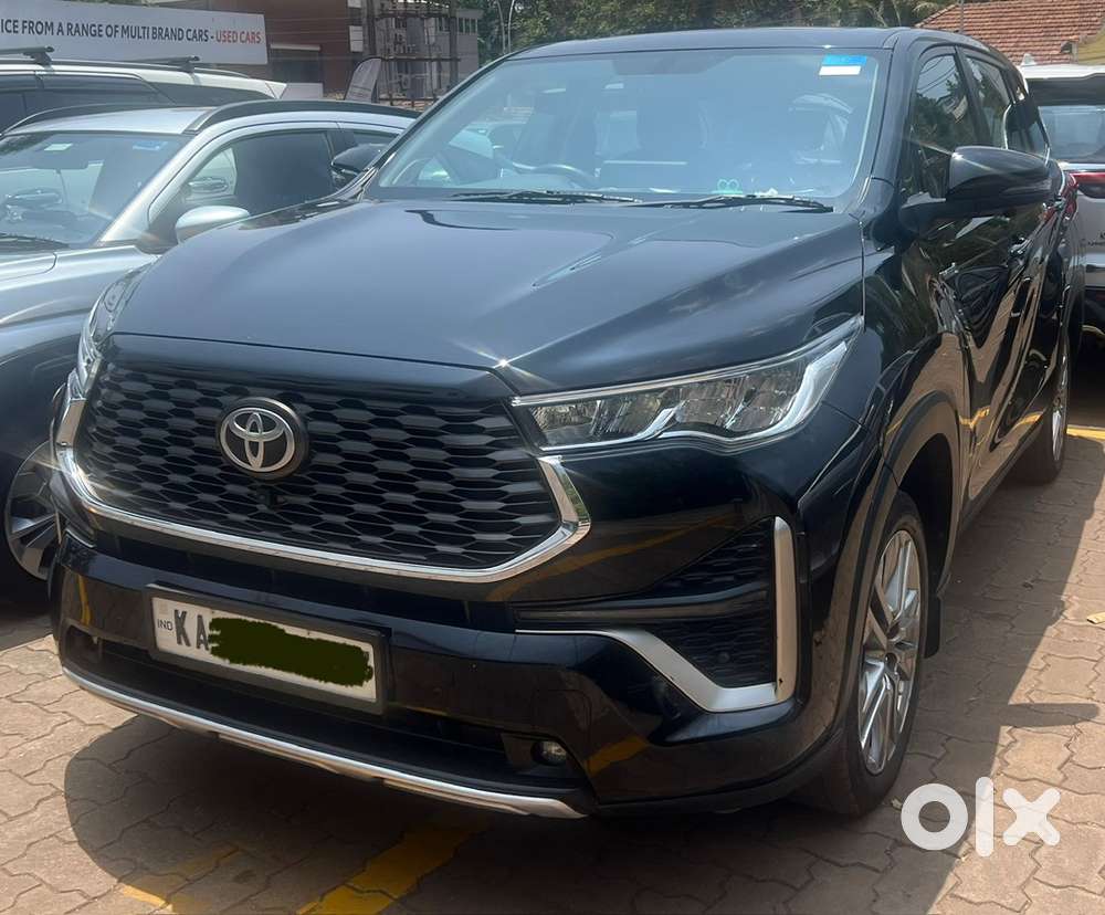 Toyota Innova Hycross 2023 Petrol Well Maintained