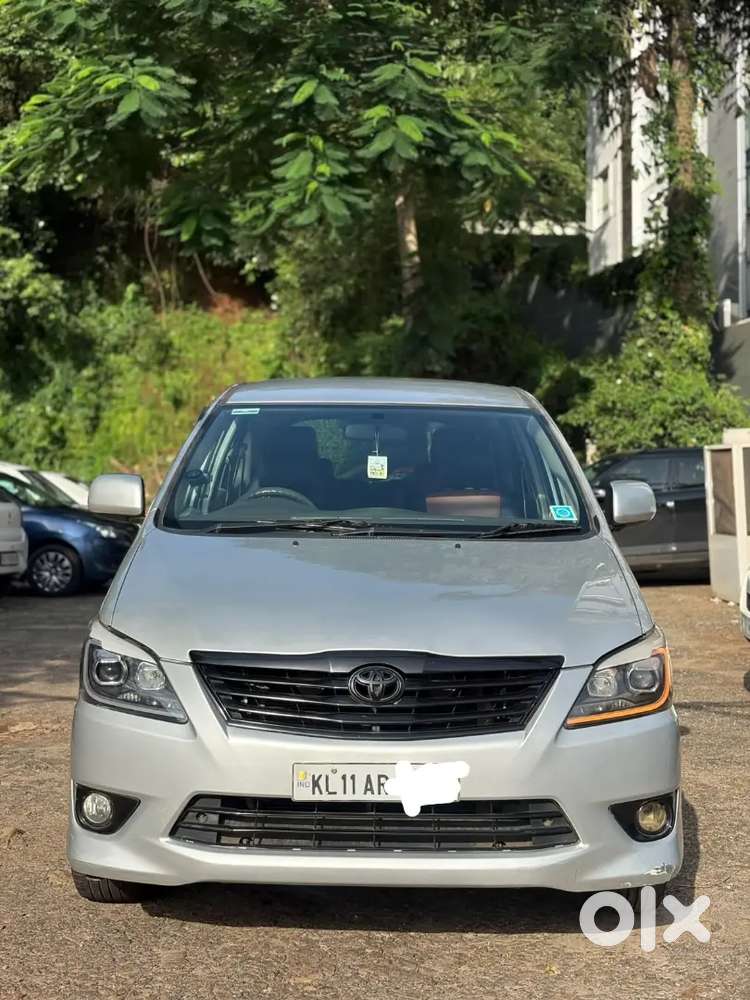 Toyota Innova 2013 Diesel 195000 Km Driven Please Text Me On Whatsapp