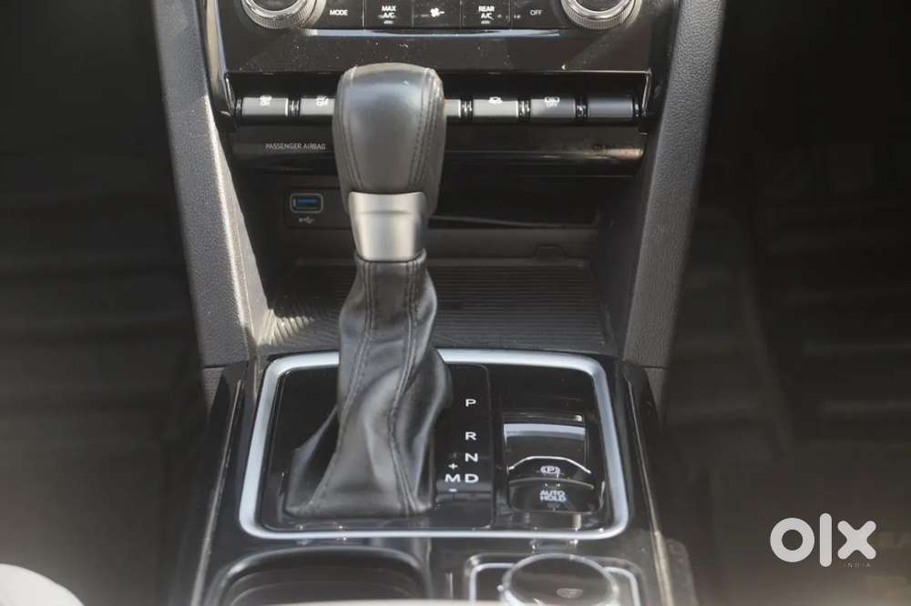 Mahindra Xuv700 2.0 Ax 7 Petrol At Luxury Pack Str, 2024, Petrol