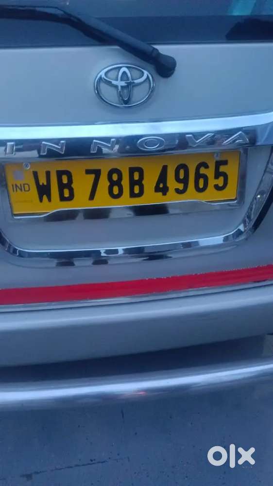 Toyota Innova 2.0 V 2015
