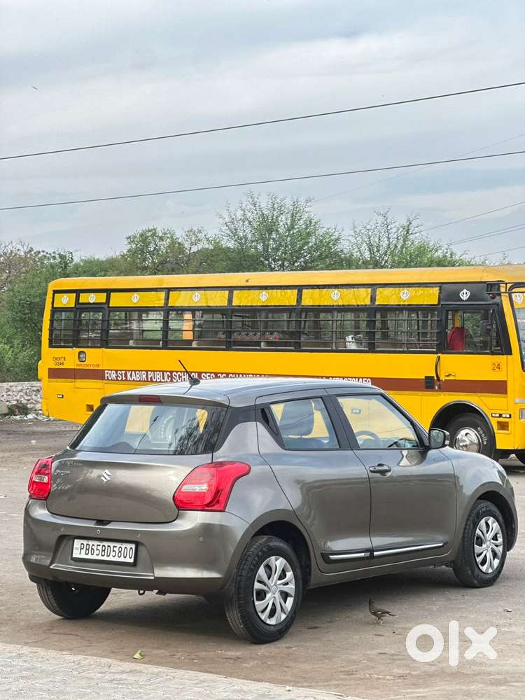 Maruti Suzuki Swift Vxi + Manual, 2022, Petrol