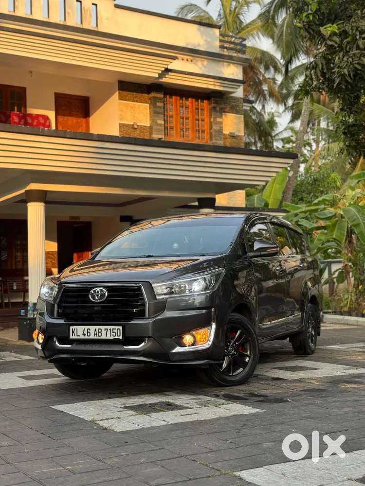 Toyota Innvoa Crysta - 2017 - Family Used - Re Reg