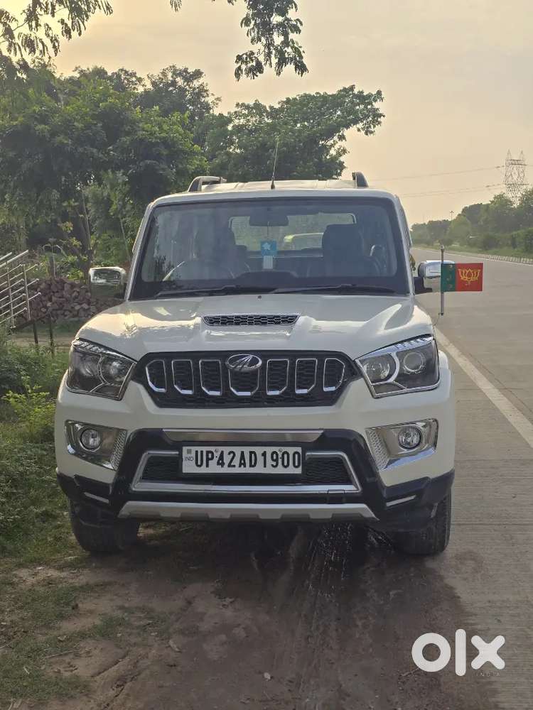 White Colour Scorpio Diesel Manual