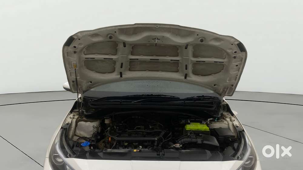 Hyundai New I20 1.2 Asta (o) Ivt, 2023, Petrol