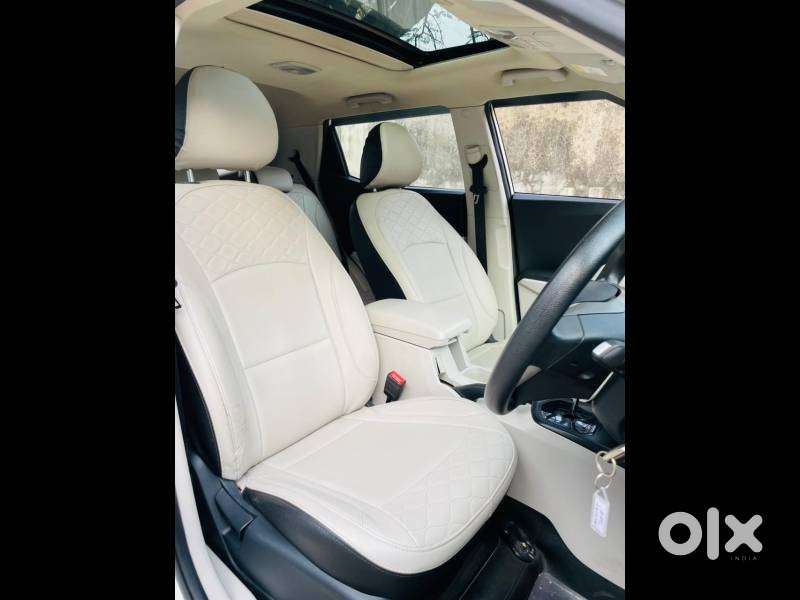 Mahindra Xuv300 1.2 W6 Amt Petrol, 2021, Petrol