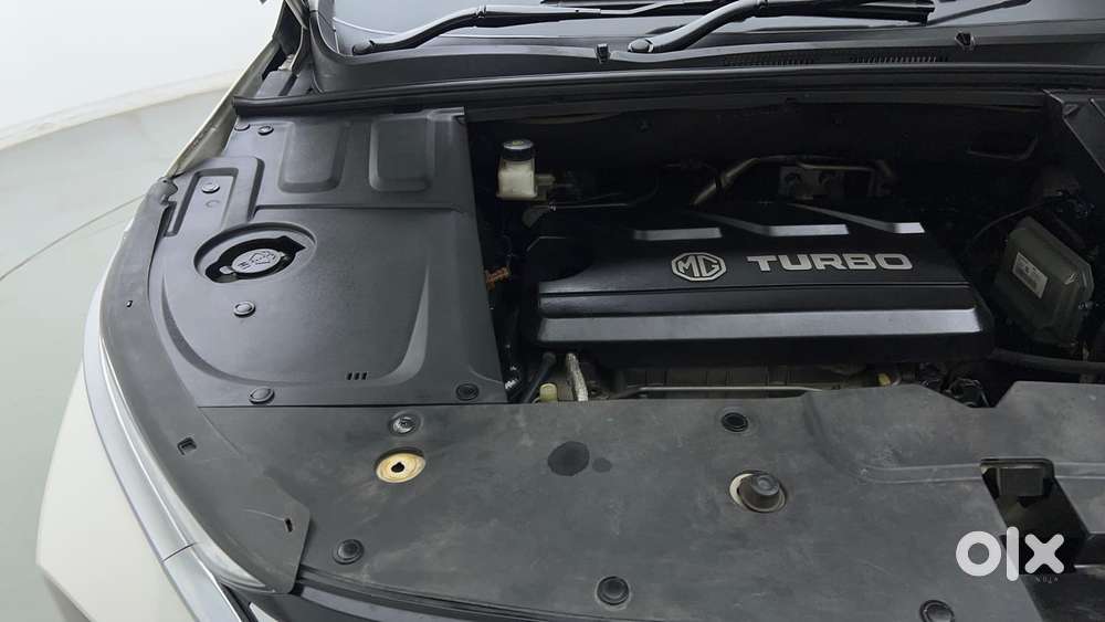 Mg Hector Plus Savvy Pro 1.5 Turbo Petrol Cvt 7 Str Dual Tone, 2023,..