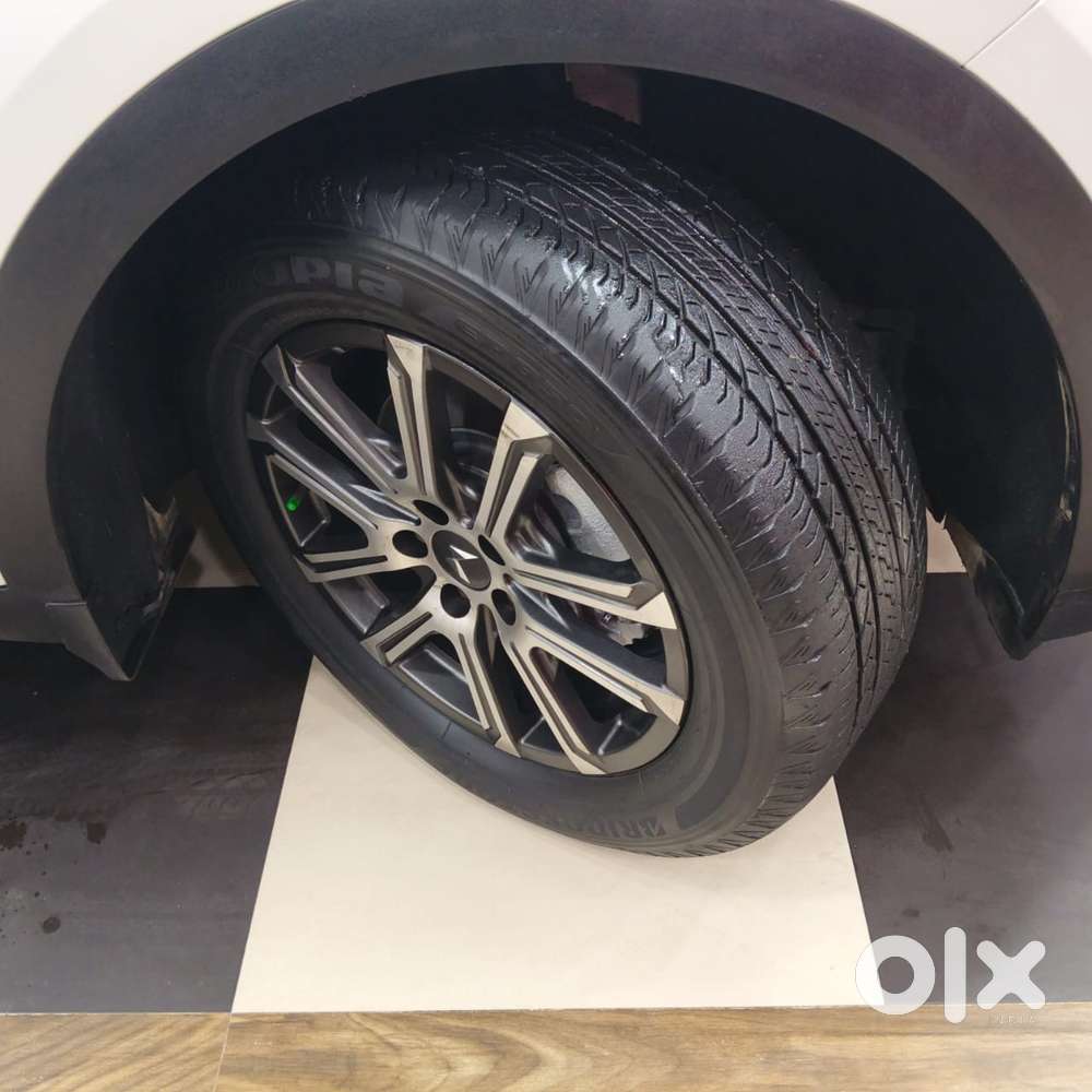 Mahindra Xuv700 2.0 Ax 7 Petrol At Luxury Pack Str, 2023, Petrol