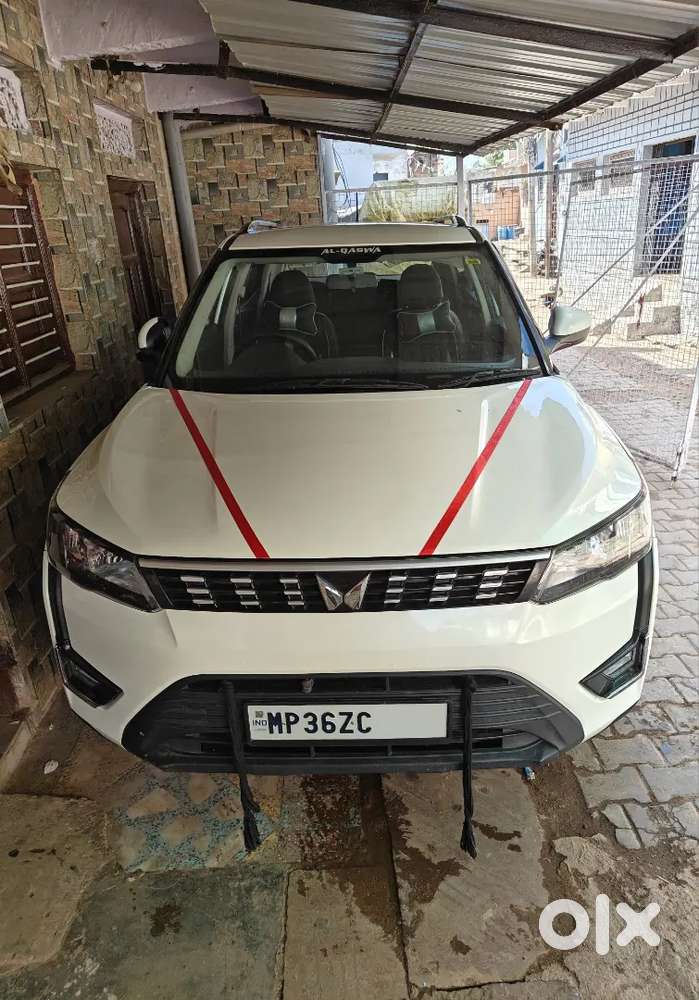 Mahindra Xuv300 2023 Petrol 16000 Km Driven