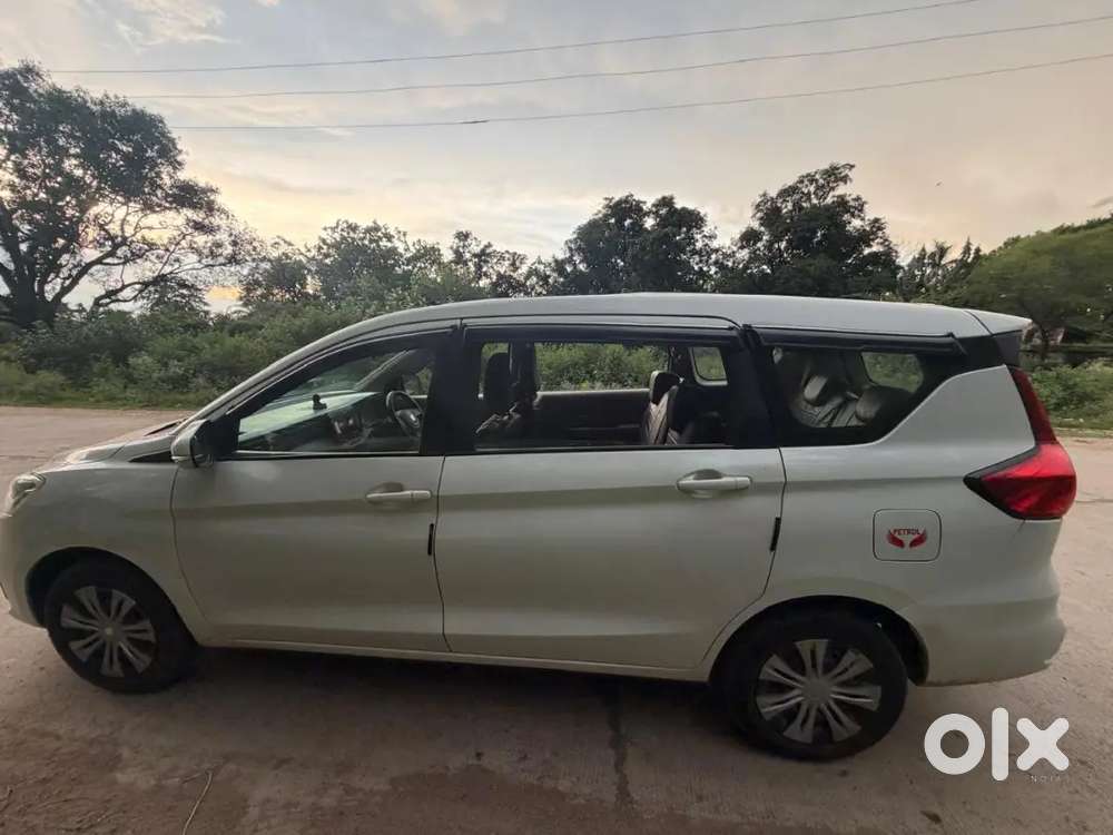 Ertiga Vxi (o) 2025