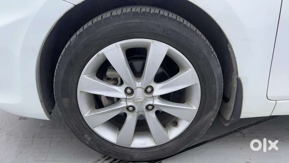 Hyundai Verna Fluidic 1.6 Vtvt Sx Automatic, 2012, Petrol