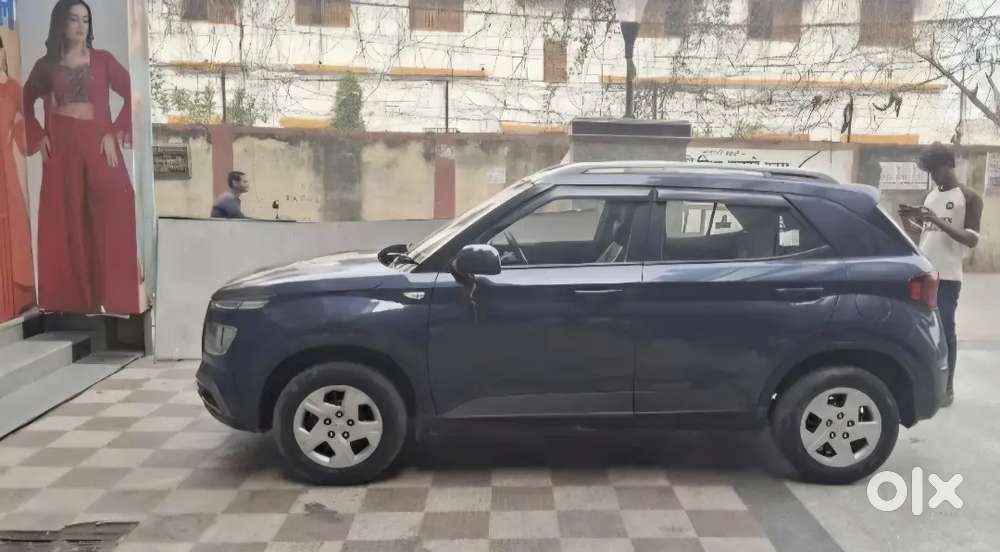 Hyundai Venue 2021 Petrol Well Maintained