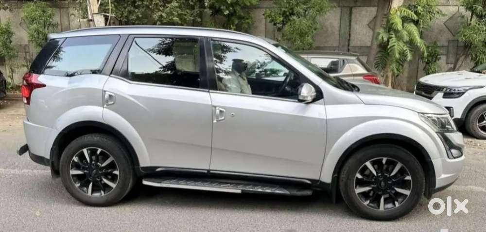 Xuv500 W11 Optional With Sunroof