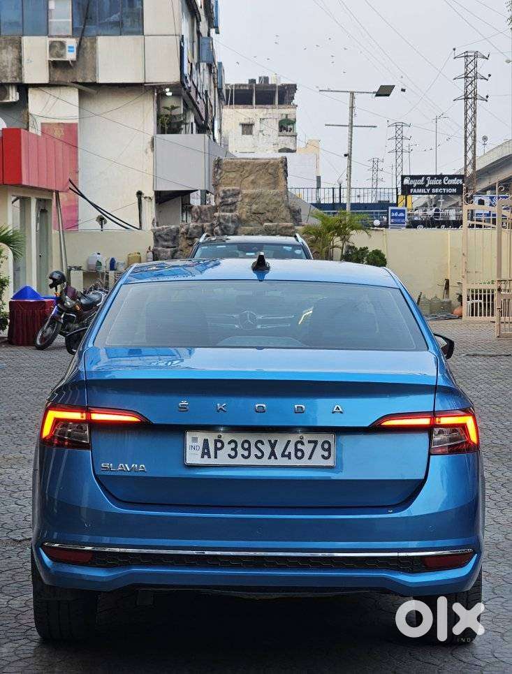 Skoda Slavia 1.0 Tsi Style At, 2023, Petrol