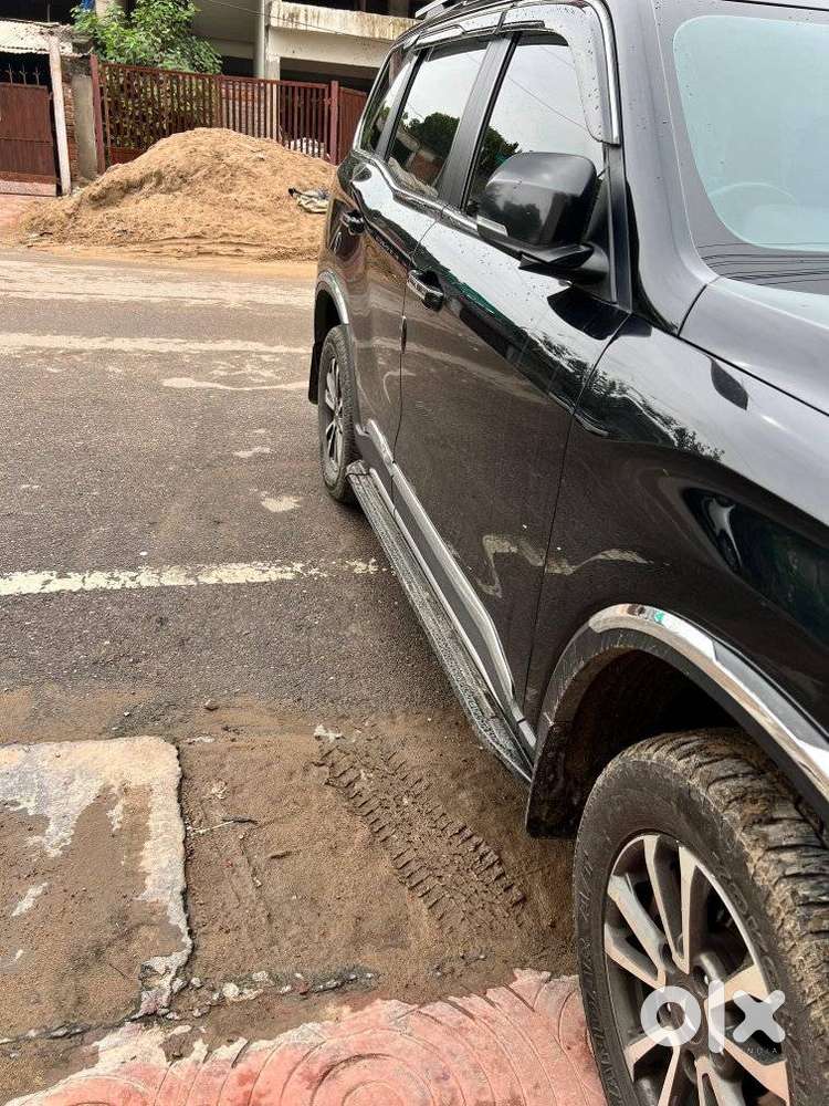 Mahindra Scorpio-n 2.0 Z8 Petrol Mt 7 Str, 2023, Petrol