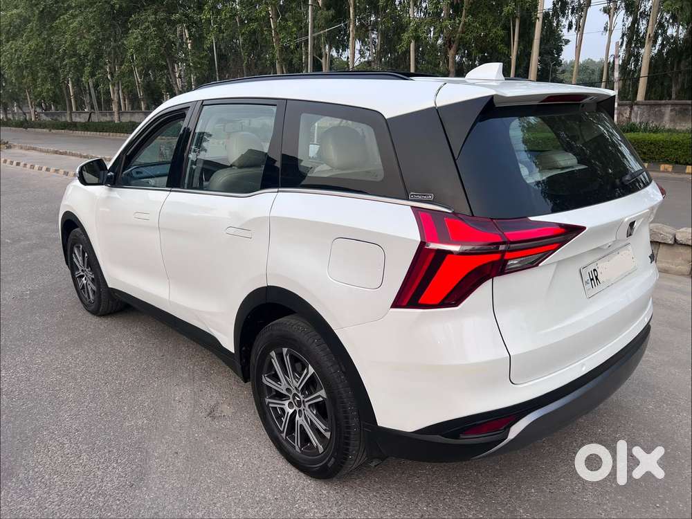 Mahindra Xuv700 2.0 Ax 7 Petrol Mt Str, 2023, Petrol