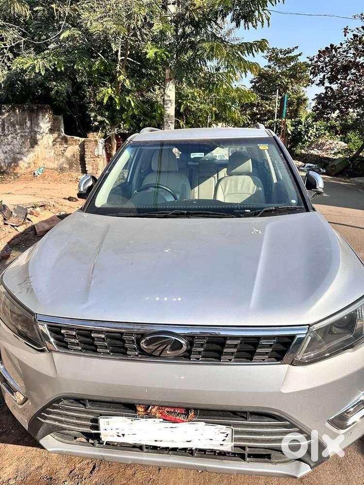 Mahindra Xuv300 2021 Petrol Well Maintained