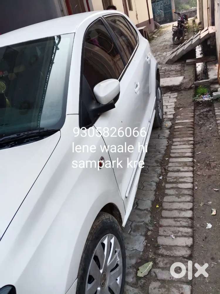 Volkswagen Polo Comfortline Petrol 2014