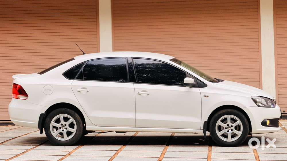 Volkswagen Vento 1.2 Tsi Highline Plus At, 2014, Petrol