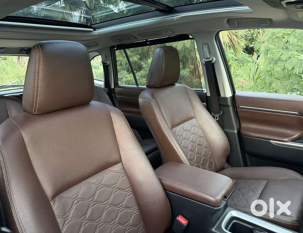 Toyota Innova Hycross 2.0 Zx (o) Hybrid 7 Str, 2024, Petrol