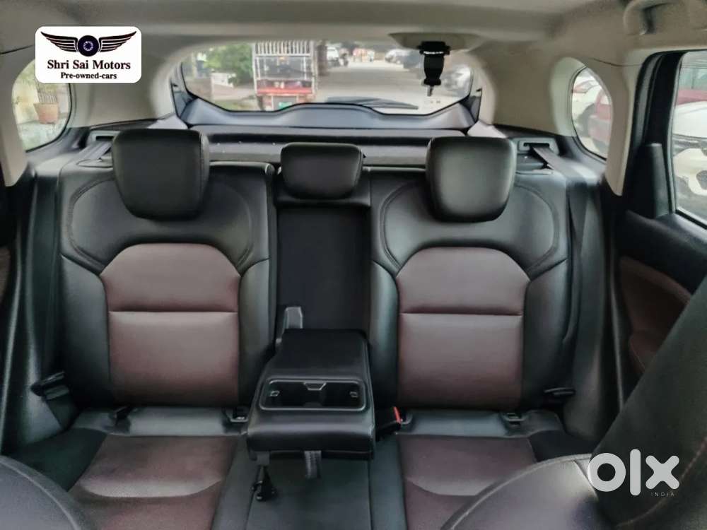 Maruti Suzuki Grand Vitara 1.5 Alpha Smart Hybrid Dual Tone At, 2022..