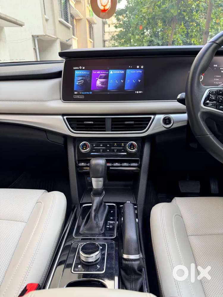 Mahindra Xuv700 2.2 Ax 7 Diesel At Str, 2023, Diesel