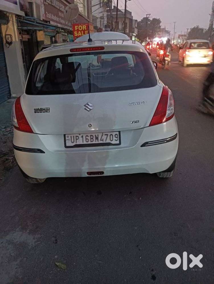 Maruti Suzuki Swift Vxi + Manual, 2017, Petrol