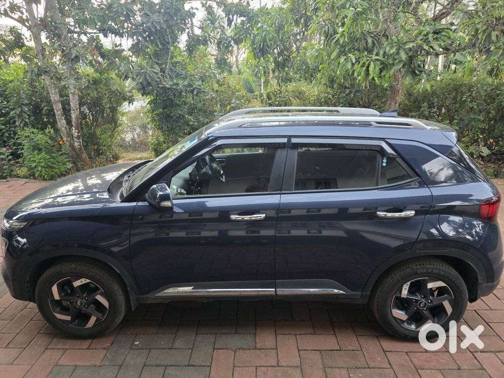 Hyundai Venue Sx+ At, 2022, Petrol