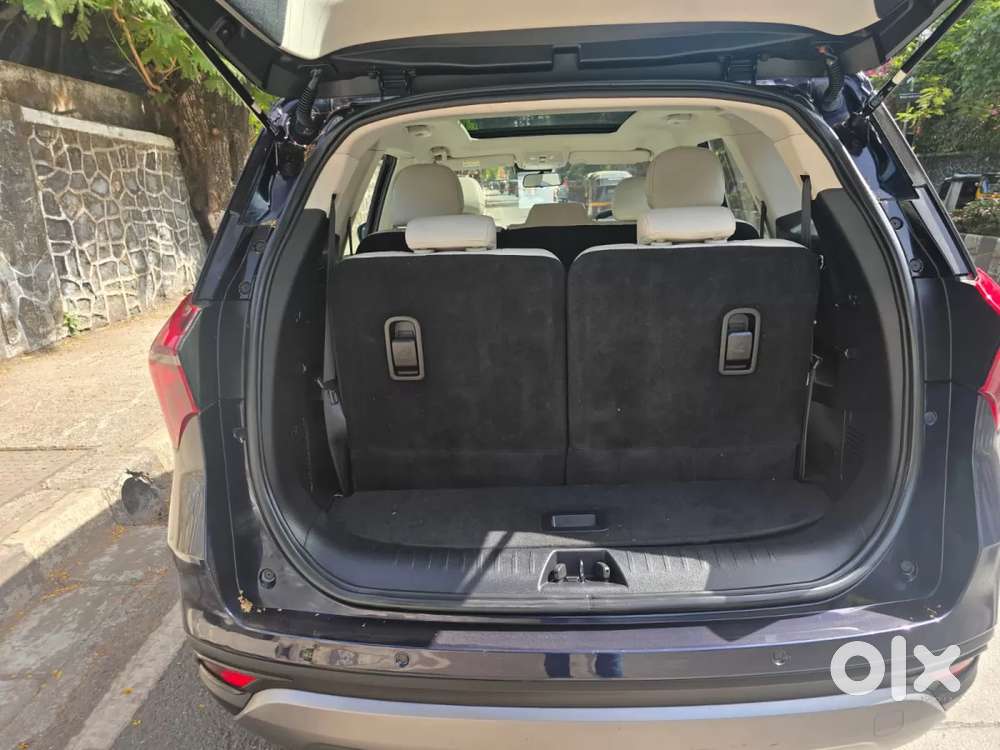 Mahindra Xuv700 2.0 Ax 7 Petrol At Str, 2023, Petrol
