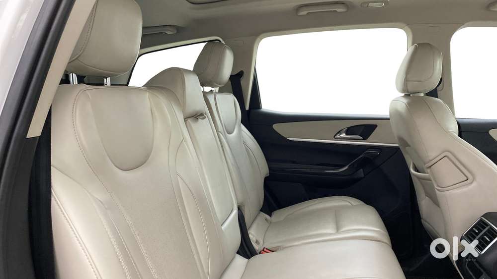 Mahindra Xuv700 2.0 Ax 7 Petrol At Str, 2021, Petrol