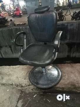 Olx old discount beauty parlour chair