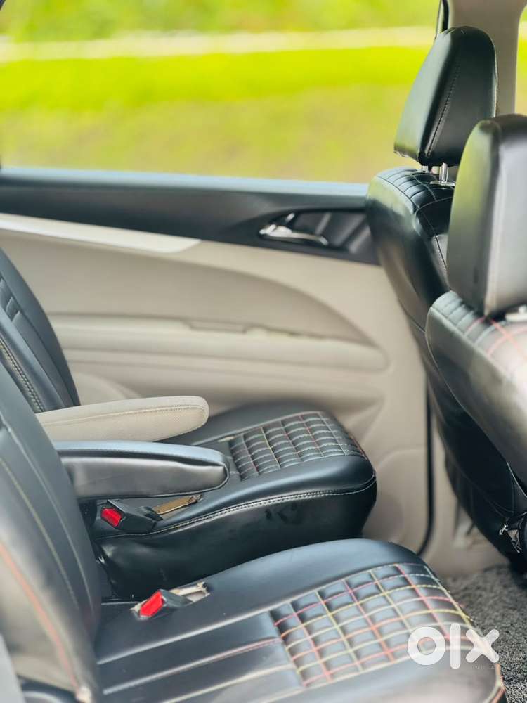 Mahindra Marazzo, 2023, Diesel