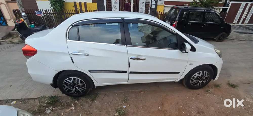 Honda Amaze 2013 Model Diesel Vehicle