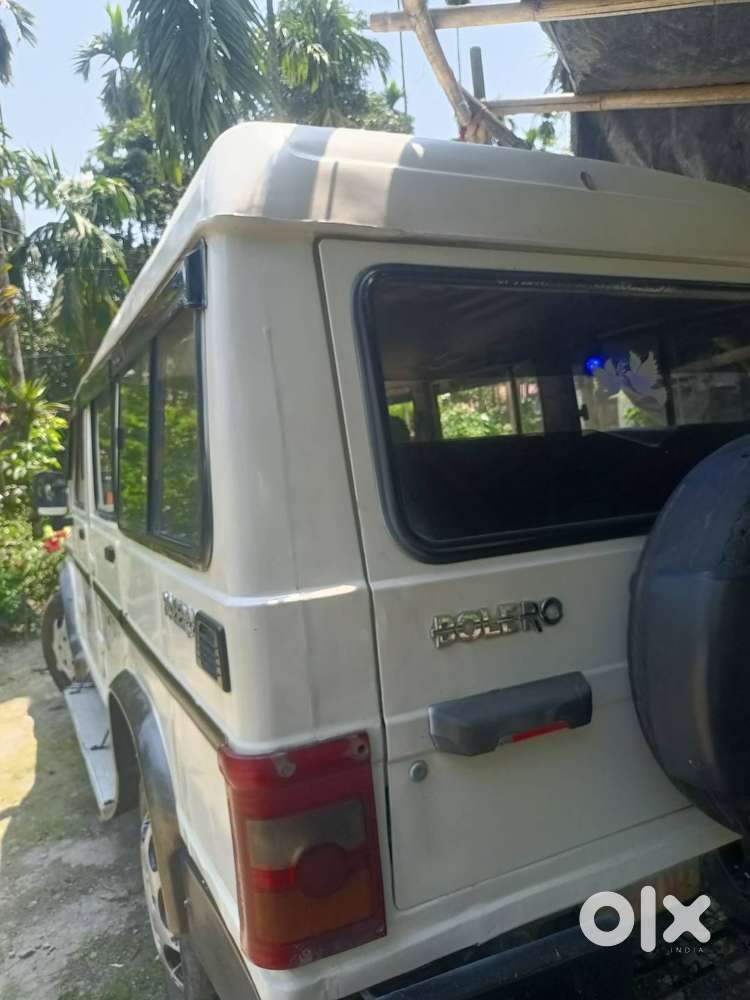 Bolero 9seater 2012-october