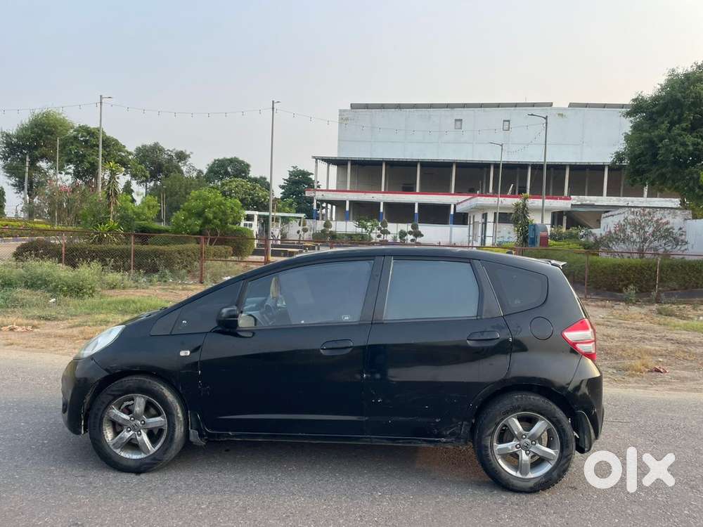 Honda Jazz 2012 Top Model | Petrol + Cng | Black | Alloy Wheels