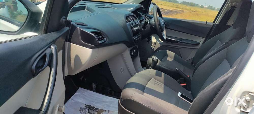 Tata Tiago 1.2 Revotron Xt (o), 2018, Petrol