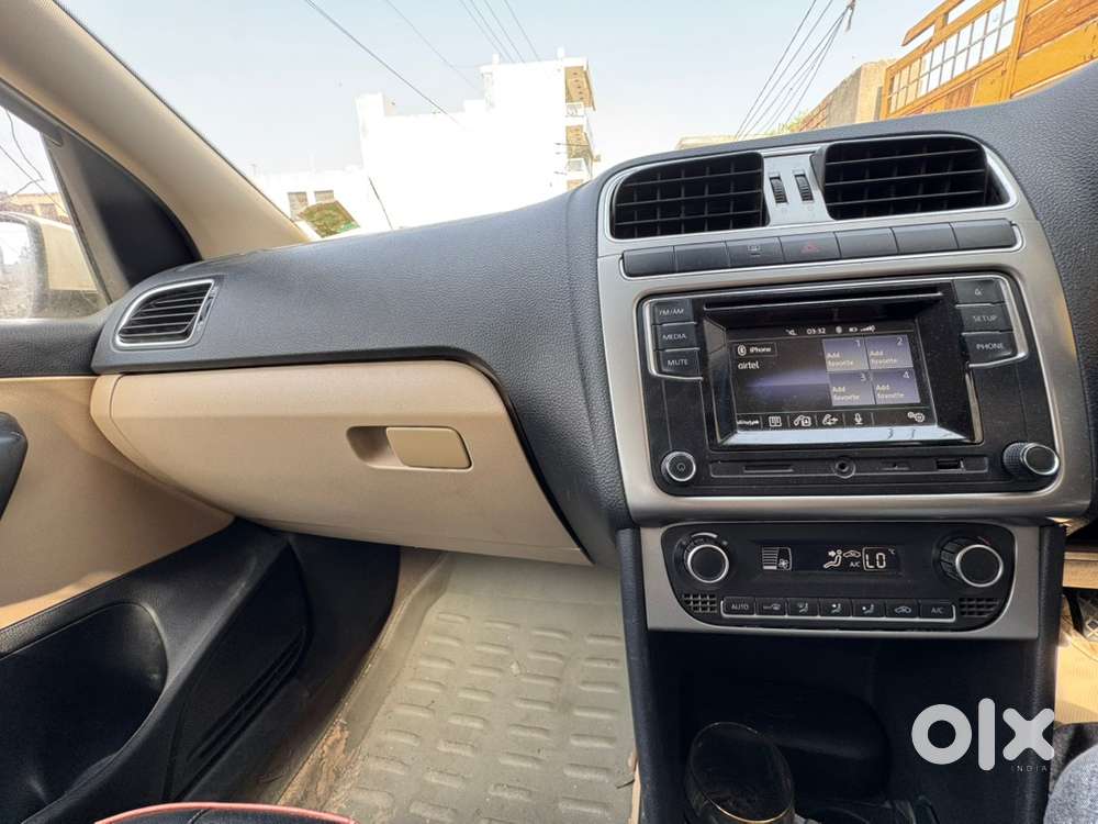 Volkswagen Ameo Petrol 2016