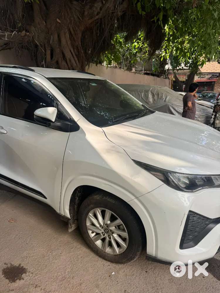 Toyota Innova Hycross 2023 Petrol Good Condition