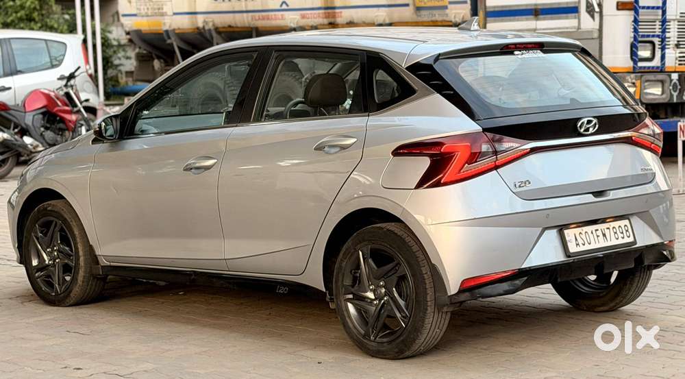 Hyundai I20 Sportz 1.2 Ivt, 2023, Petrol