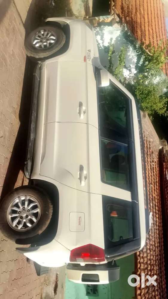Mahindra Tuv 300 2018 Variant