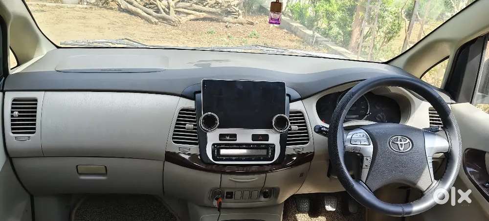 Toyota Innova 2014 Diesel Well Maintained