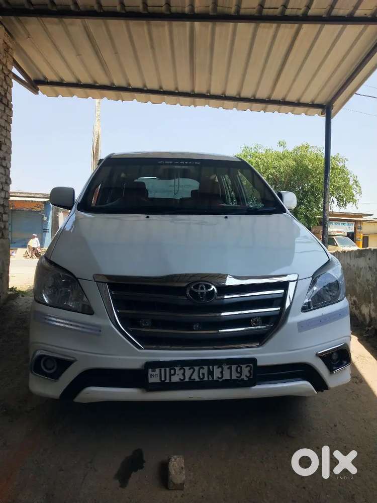 Toyota Innova 2016
