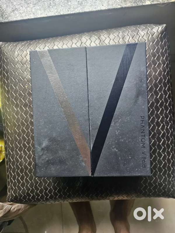 Phantom V Fold black 12/ 256 GB in brand new condition