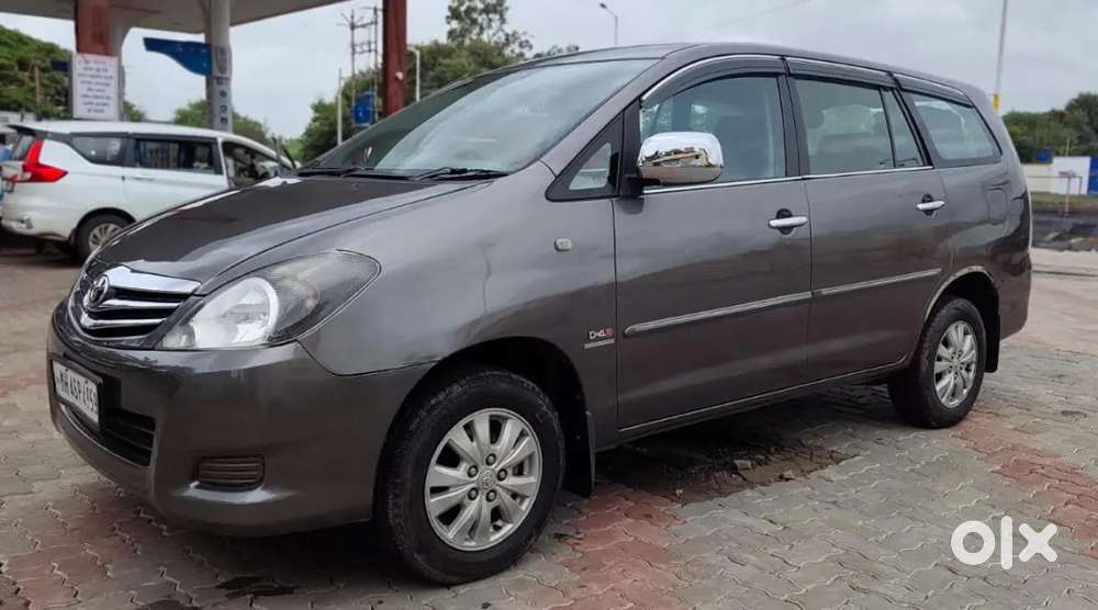Toyota Innova V