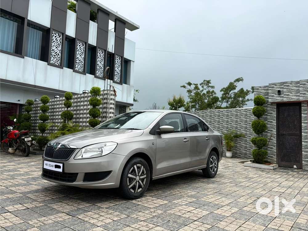 Skoda Rapid Elegance 2013