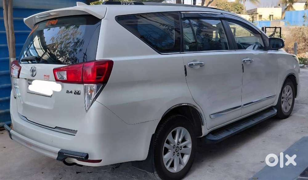 Toyota Innova Crysta 2.4 V 8 Str, 2017, Diesel
